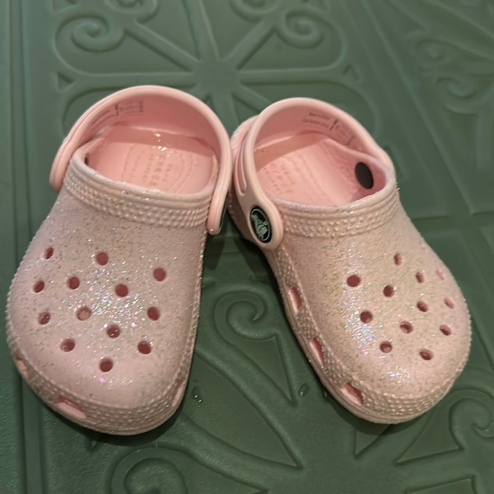 Toddler glitter pink crocs c6